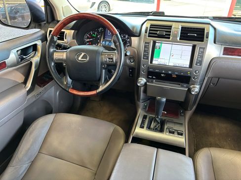 Used 2011 Lexus GX 460 Premium w/ Convenience Pkg image 10