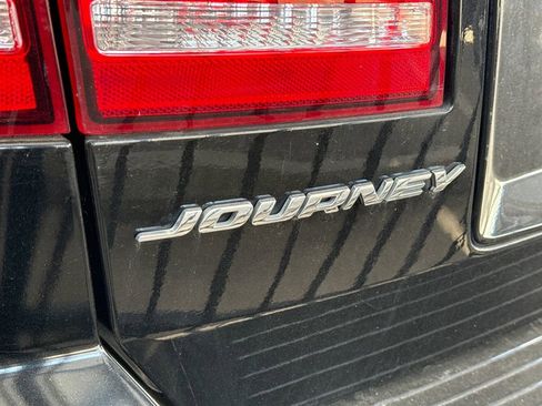 Used 2018 Dodge Journey SE w/ Popular Equipment Group image 6