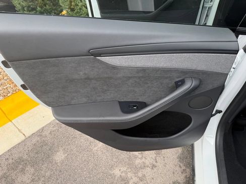 Used 2026 Tesla Model Y AWD image 19