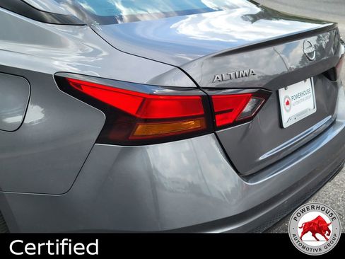 Used 2024 Nissan Altima 2.5 SR FWD image 13