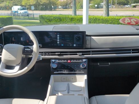 Used 2024 Hyundai Santa Fe SEL image 26