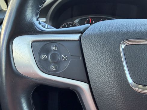 Used 2020 GMC Acadia SLT w/ Premium Package image 28