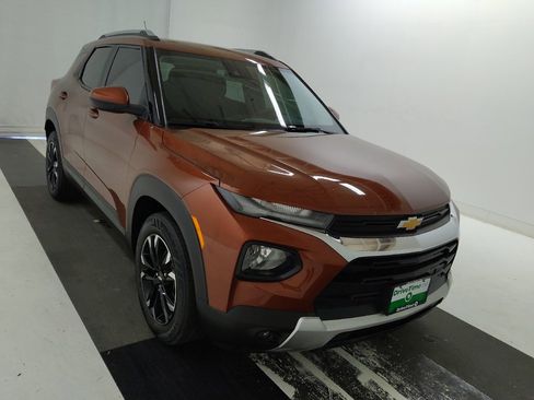 Used 2021 Chevrolet TrailBlazer LT FWD image 13