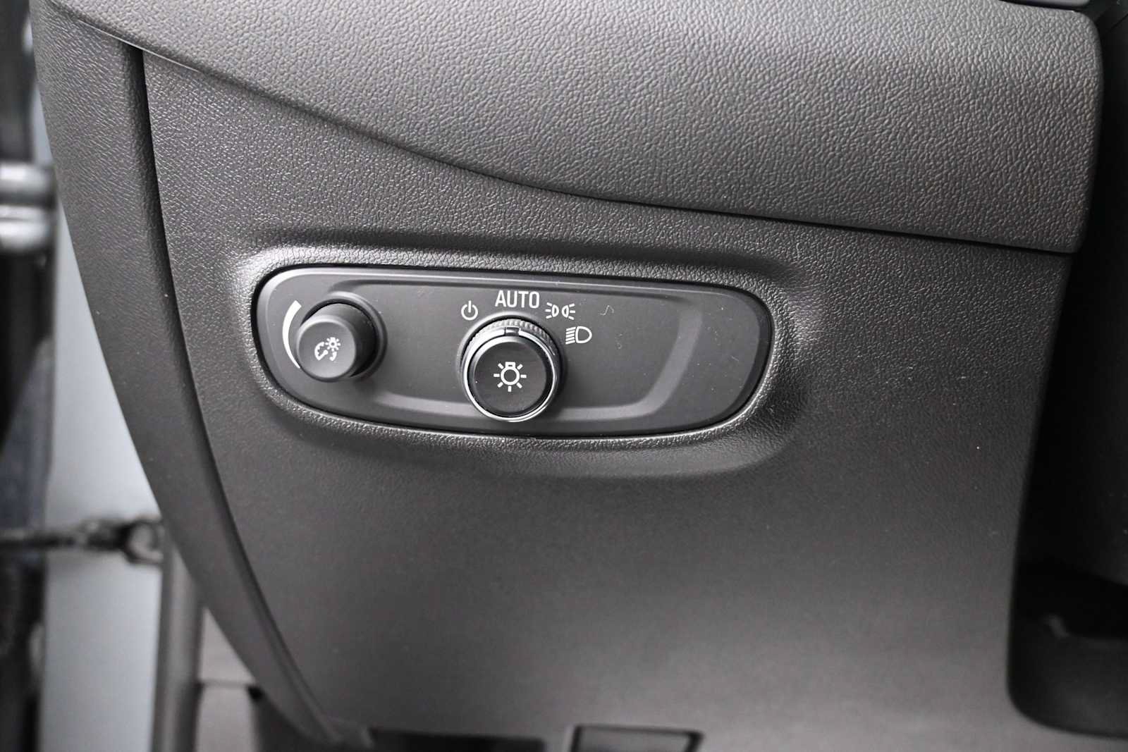 Used 2024 Chevrolet Equinox LT AWD/4WD image 10