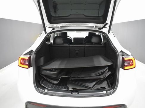 Used 2022 Tesla Model Y Performance image 33