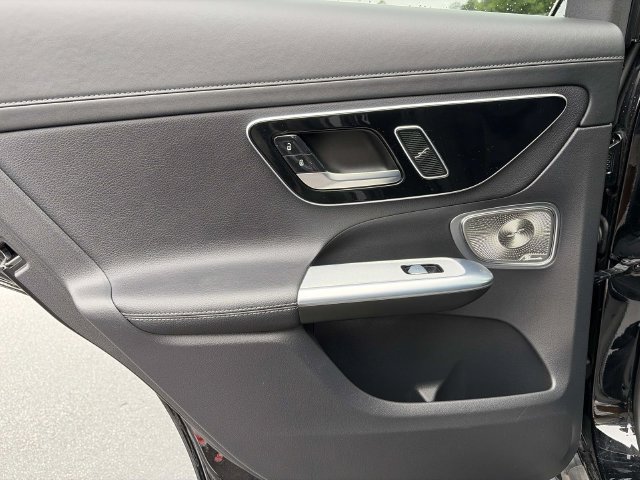 Used 2023 Mercedes-Benz GLC 300 4MATIC image 13