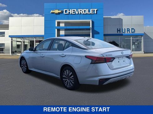 Used 2024 Nissan Altima 2.5 SV FWD image 6