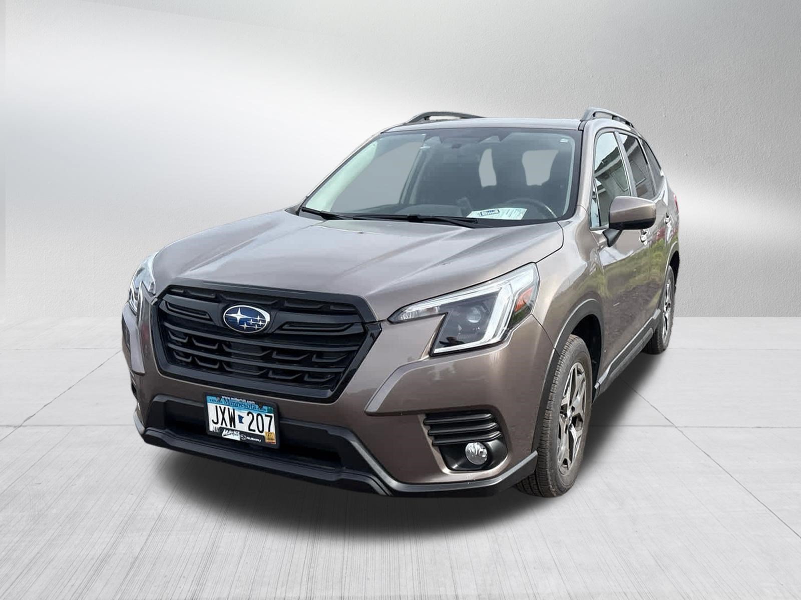 Used 2023 Subaru Forester Premium AWD/4WD image 2