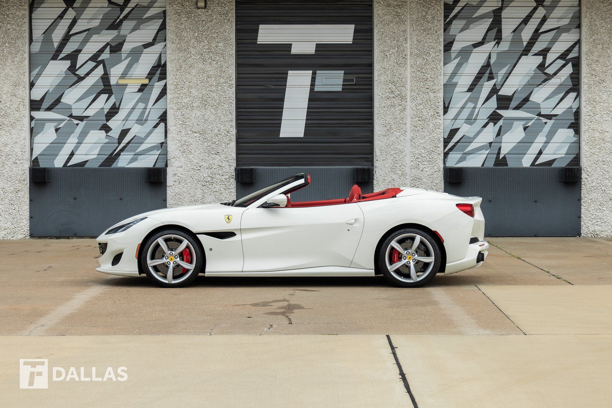 Used 2019 Ferrari Portofino RWD image 1