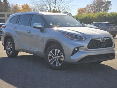 Used 2021 Toyota Highlander XLE