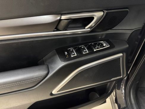 Used 2025 Kia Telluride S FWD image 7