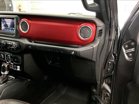 Used 2021 Jeep Wrangler Unlimited Rubicon w/ LED Lighting Group AWD/4WD image 18