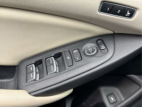 Used 2018 Honda Accord Touring image 25