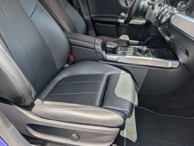 Used 2021 Mercedes-Benz GLB 250 image 28