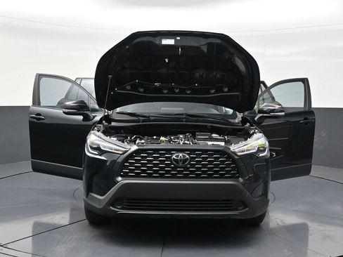 Used 2024 Toyota Corolla Cross LE FWD image 33