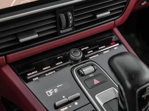 Used 2019 Porsche Cayenne image 29