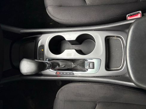 Used 2024 Chevrolet Malibu LS image 28