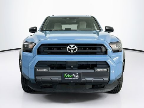 Used 2025 Toyota 4Runner SR5 AWD/4WD image 2
