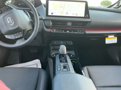 Used 2024 Toyota Prius Prime Premium image 20