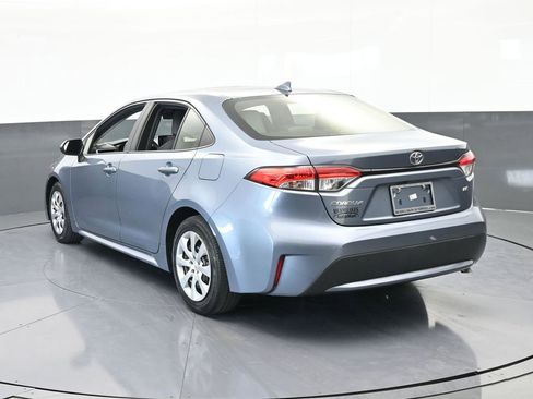 Used 2021 Toyota Corolla LE image 4