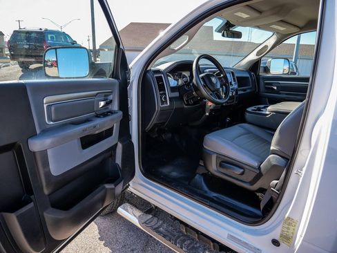 Used 2017 RAM 3500 Tradesman w/ Power & Remote Entry Group image 20