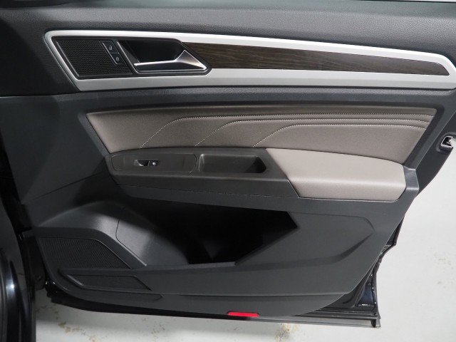 Used 2022 Volkswagen Atlas FWD SE V6 w/ Technology image 46
