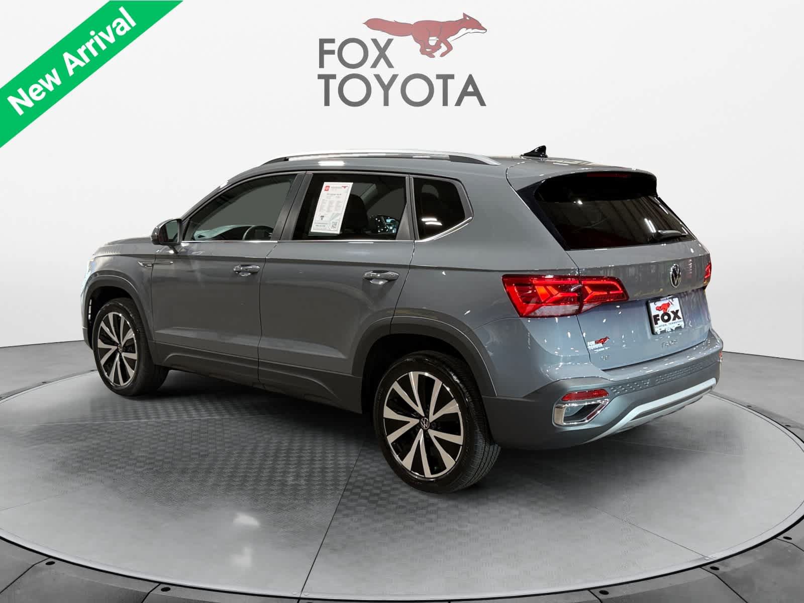 Used 2024 Volkswagen Taos SE FWD image 4