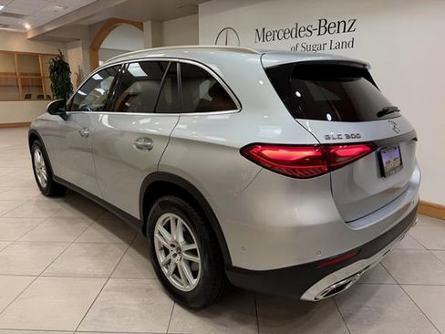 Certified 2025 Mercedes-Benz GLC 300 image 2