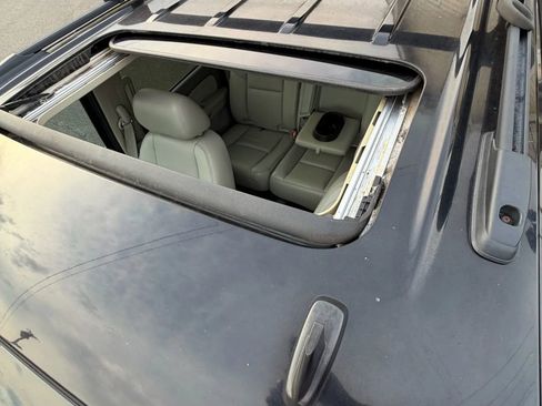 Used 2011 Chevrolet Avalanche LTZ image 64