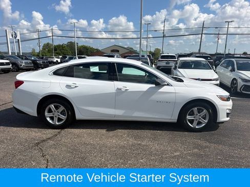 Used 2022 Chevrolet Malibu LS FWD image 2