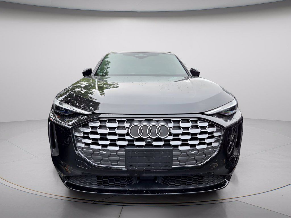 Used 2025 Audi Q5 Premium w/ Convenience Package AWD/4WD image 3