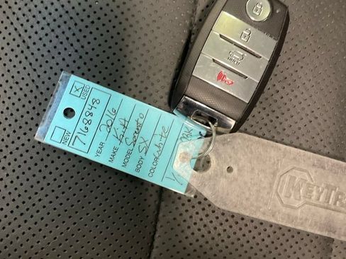 Used 2016 Kia Sorento SX FWD image 31