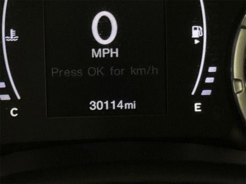 Used 2019 Jeep Renegade Latitude w/ Cold Weather Group image 13