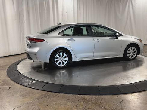Used 2024 Toyota Corolla LE image 9