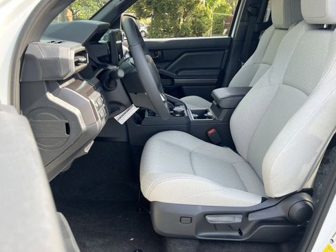 New 2026 Toyota 4Runner SR5 AWD/4WD image 8