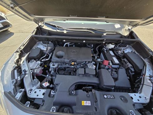 Used 2022 Toyota RAV4 XLE w/ Convenience Package FWD image 19