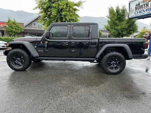 Used 2023 Jeep Gladiator Rubicon w/ Cold Weather Group image 9
