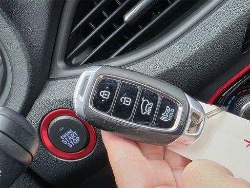 Used 2018 Hyundai Elantra GT Sport image 17