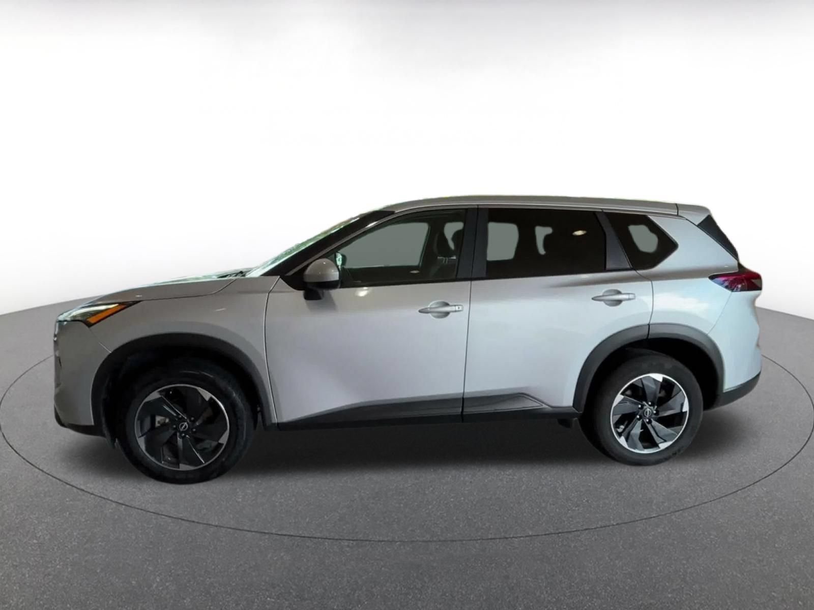 Used 2025 Nissan Rogue SV FWD image 8