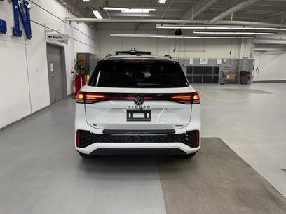 New 2025 Volkswagen Tiguan SE R-Line
