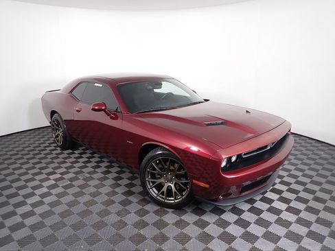Used 2017 Dodge Challenger R/T RWD image 5