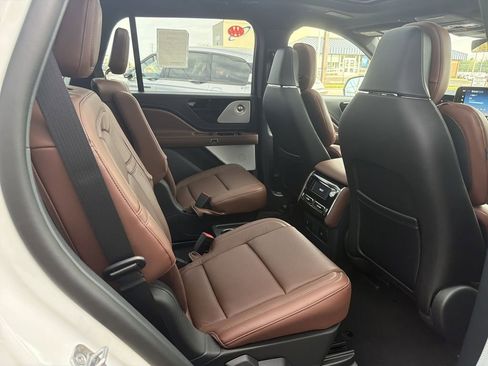 New 2026 Lincoln Aviator Reserve image 8