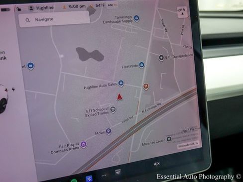 Used 2020 Tesla Model 3 Standard Range Plus image 13