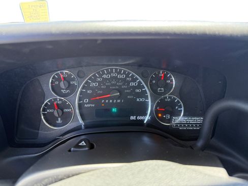 Used 2023 Chevrolet Express 2500 w/ Driver Convenience Package RWD image 11