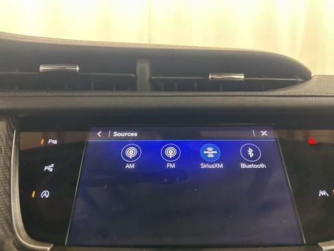 Used 2024 Cadillac XT6 Sport w/ Technology Package image 18