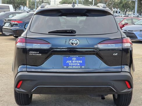 Used 2026 Toyota Corolla Cross LE FWD image 8