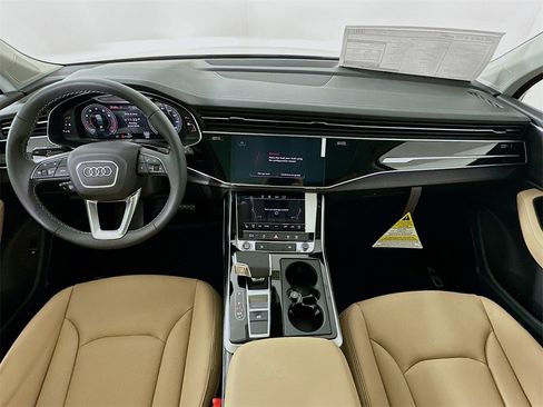 Used 2025 Audi Q7 3.0T Premium Plus image 3