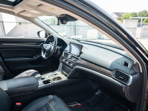 Used 2018 Honda Accord Touring image 14