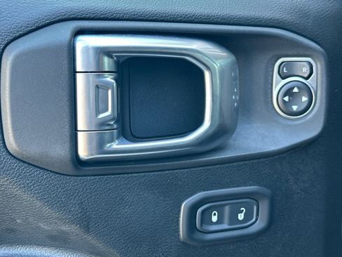 Used 2020 Jeep Wrangler Sport image 11