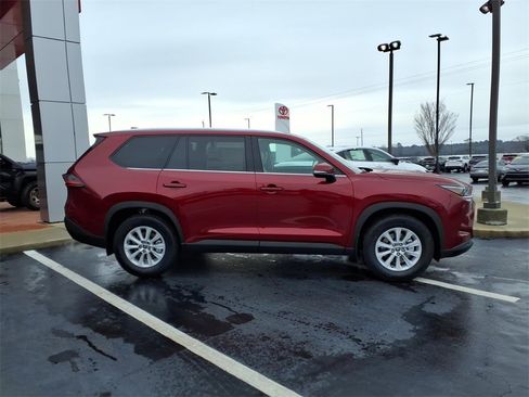 New 2026 Toyota Grand Highlander XLE image 2